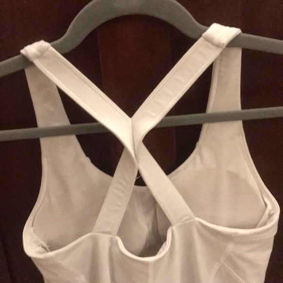 Lululemon tank top size 4 white - Picture 4 of 4